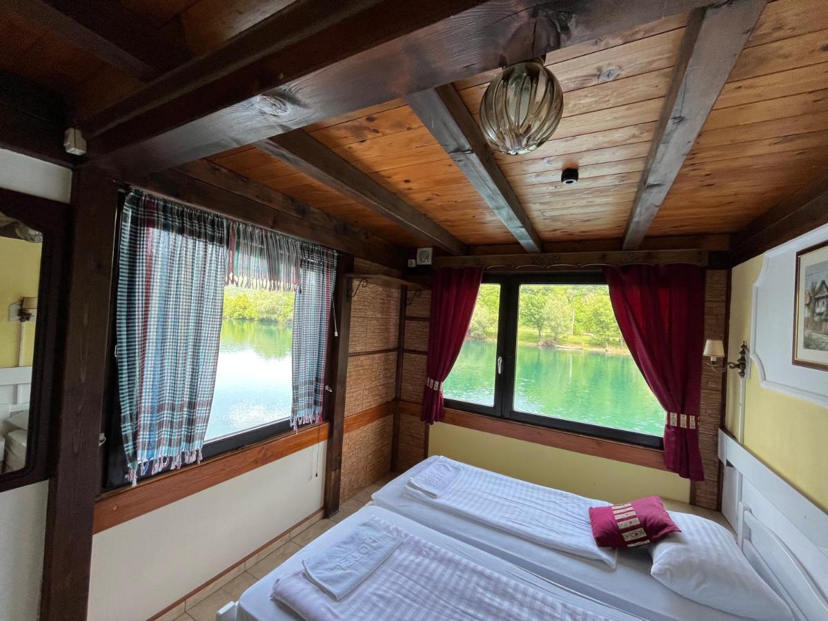 Rooms And Apartments Neron Bihac Lohovo Luaran gambar