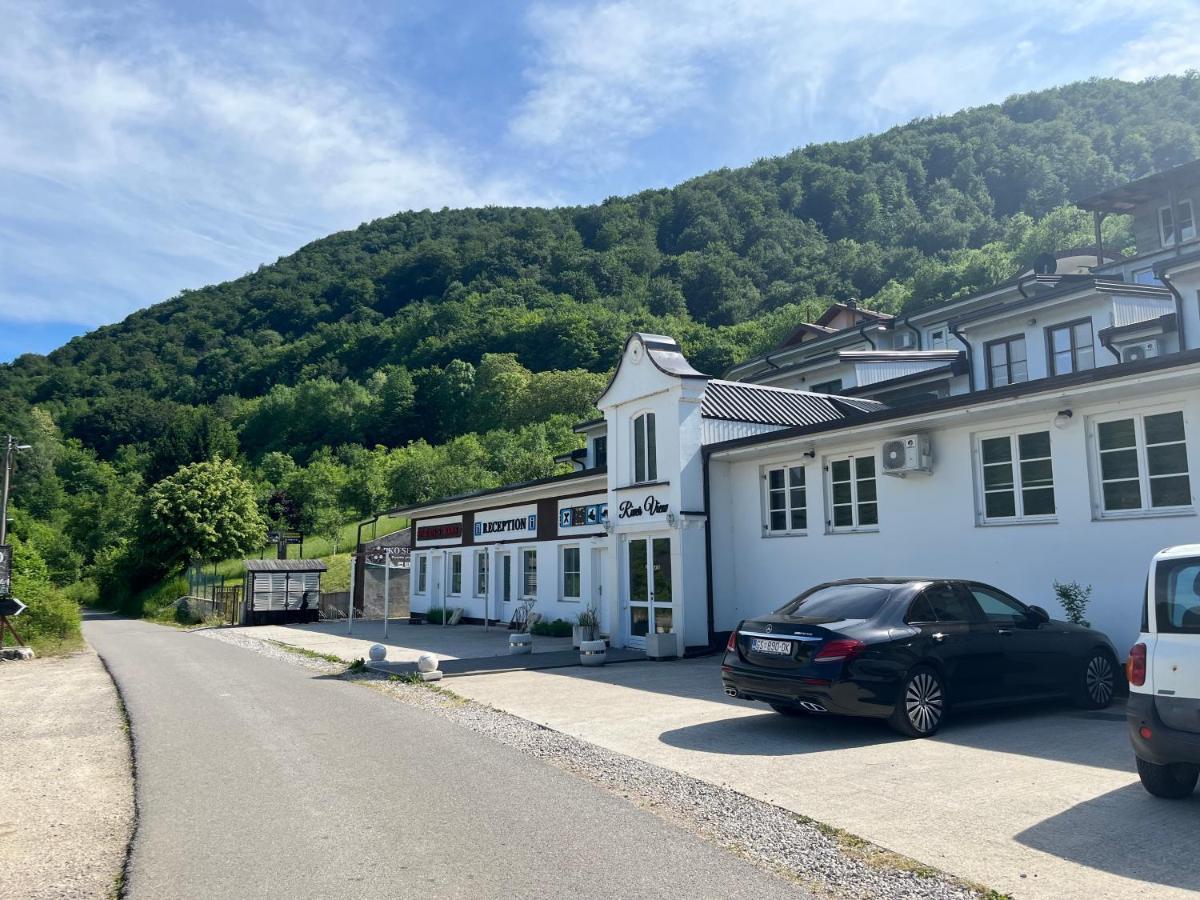Rooms And Apartments Neron Bihac Lohovo Luaran gambar