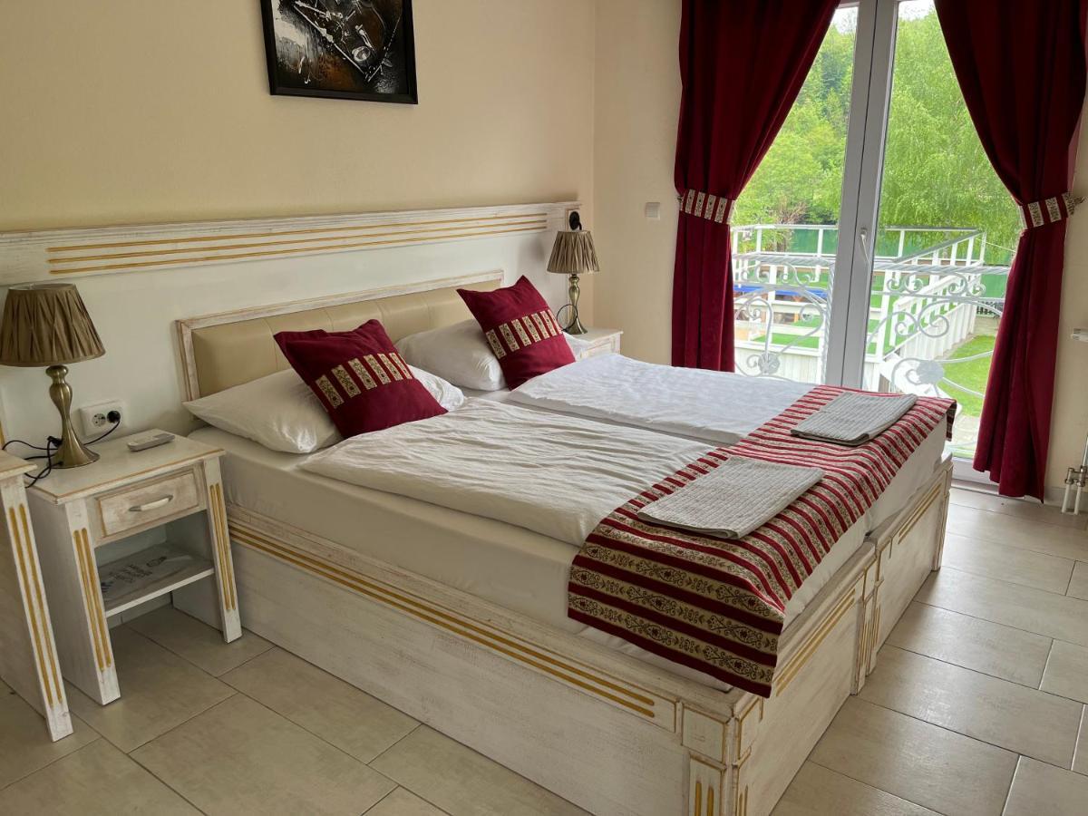 Rooms And Apartments Neron Bihac Lohovo Luaran gambar