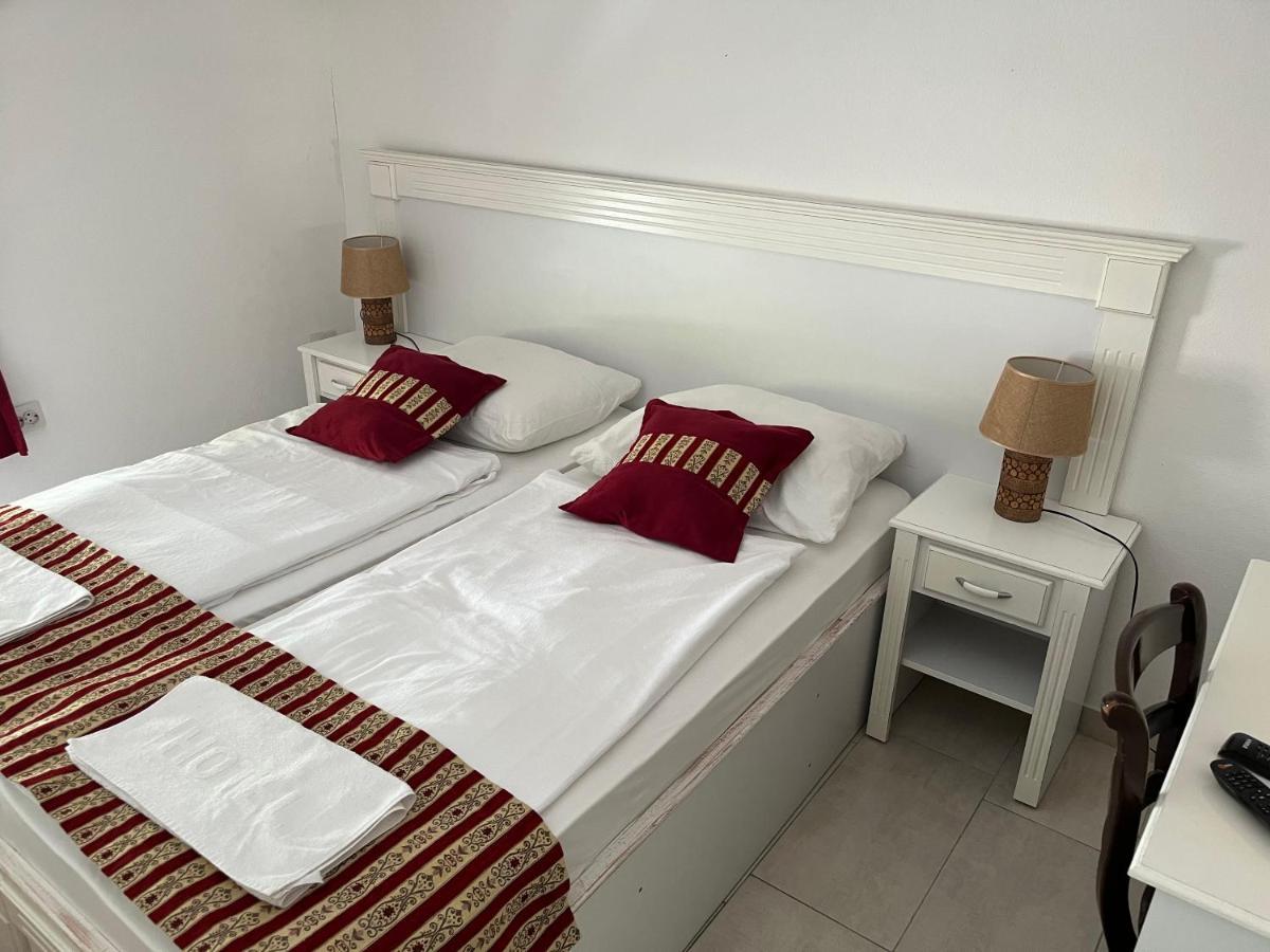 Rooms And Apartments Neron Bihac Lohovo Luaran gambar