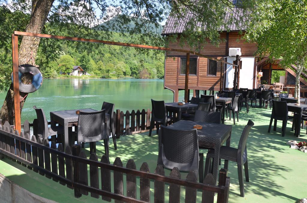 Rooms And Apartments Neron Bihac Lohovo Luaran gambar