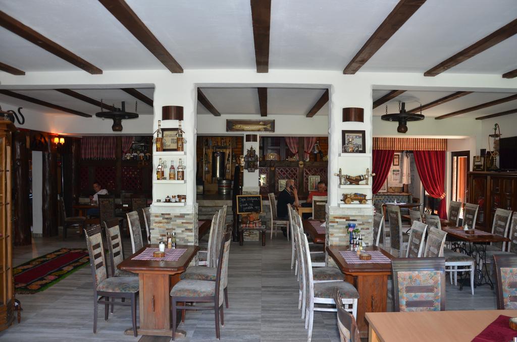 Rooms And Apartments Neron Bihac Lohovo Luaran gambar