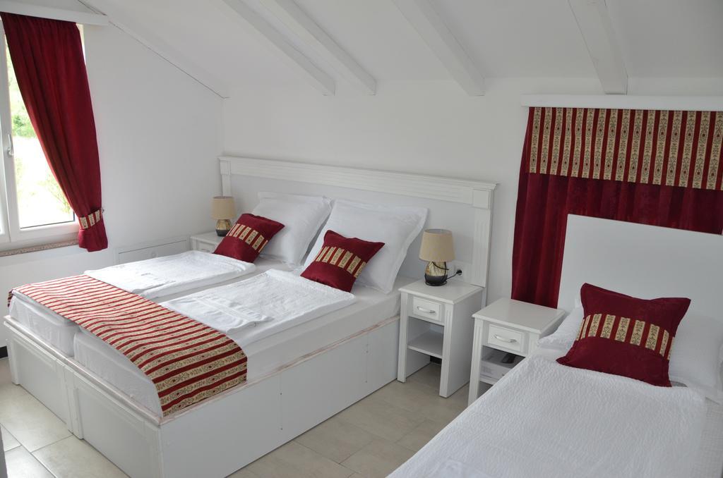 Rooms And Apartments Neron Bihac Lohovo Luaran gambar