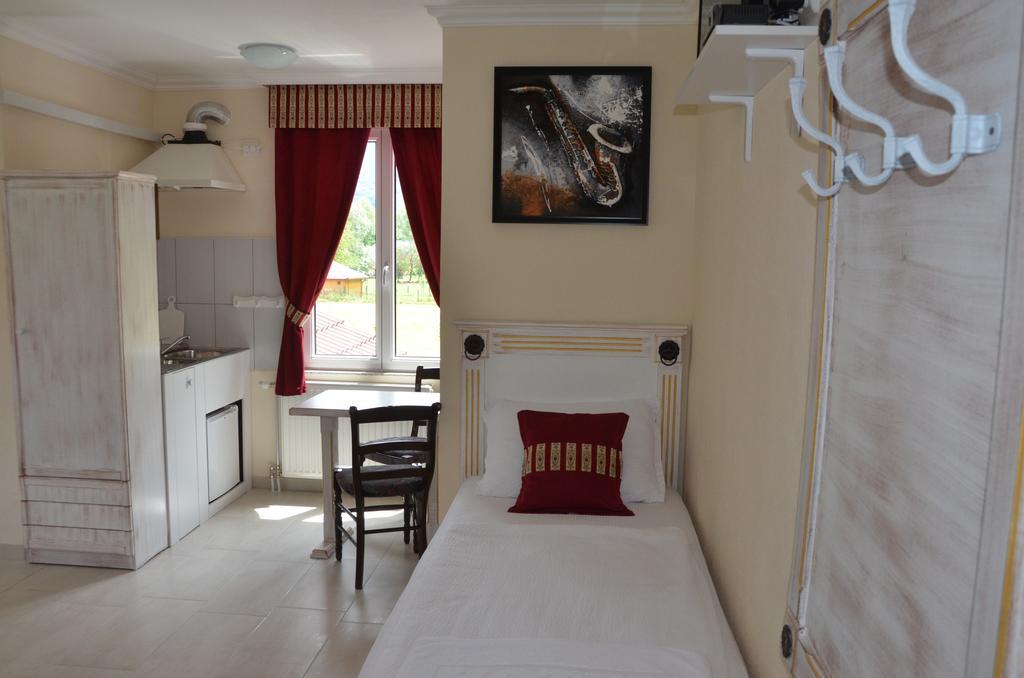 Rooms And Apartments Neron Bihac Lohovo Luaran gambar