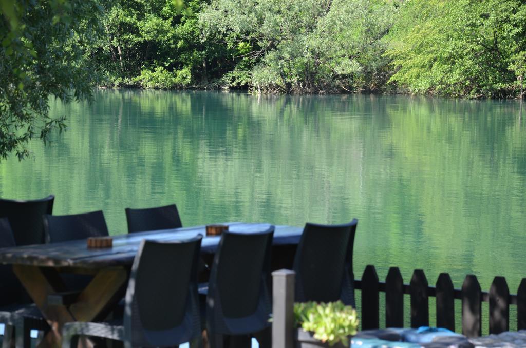 Rooms And Apartments Neron Bihac Lohovo Luaran gambar
