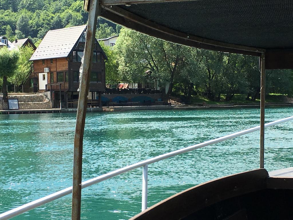 Rooms And Apartments Neron Bihac Lohovo Luaran gambar