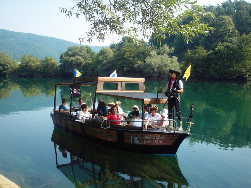 Rooms And Apartments Neron Bihac Lohovo Luaran gambar